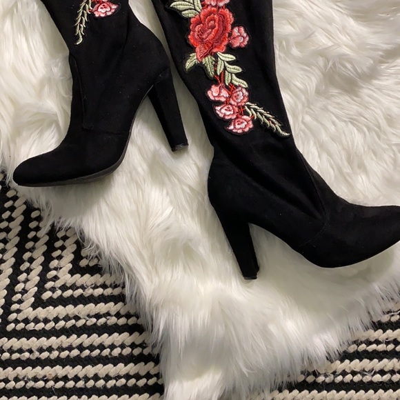 ‼️SOLD‼️Wild Diva lounge over the knee embroidered - Picture 4 of 7